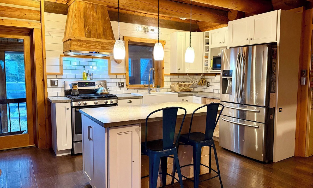 Missoula Cabin | Ridgeline Retreat - Missoula Cabin - Upper Unit