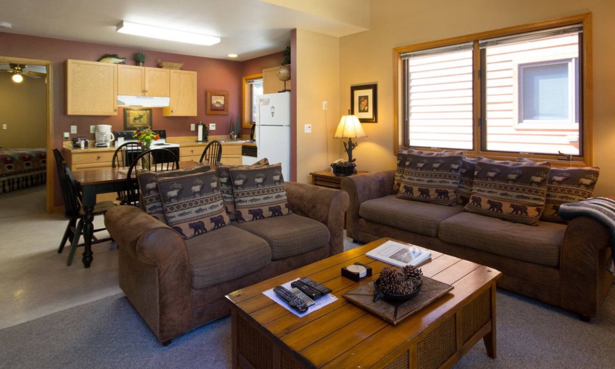 Fall River Estates Condo | River Stone Resorts & Bear Paw Suites