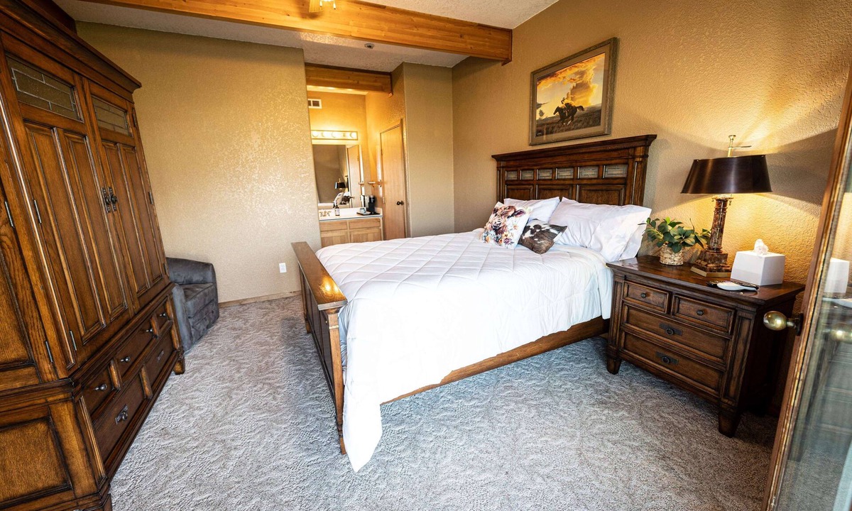 White Bird Bed & Breakfast | Riverfront Lodge in White Bird, ID – 1BR w/Panoramic Views & Breakfast Unit 7