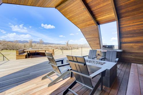 Whitehall House | Riverfront Montana Retreat - Deck, Fire Pit & Pond