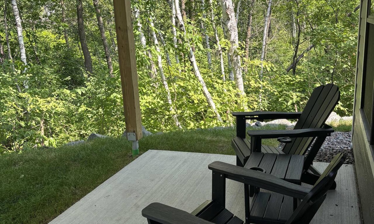 Riverside Condo | RiverWest Trailside Tranquility - Sauna - Dogs Friendly