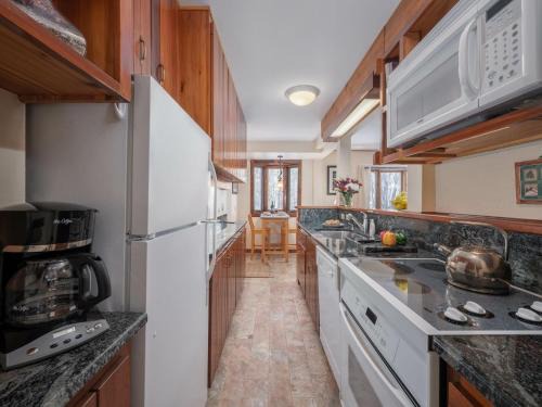 Moose Wilson Road Apartment | RMR: Sagebrush 1311 Condo in The AspensWilsonWY