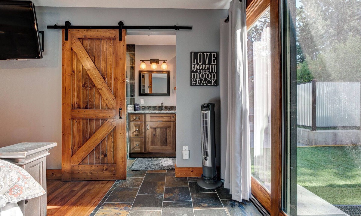 Estes Park House | Rustic Dream Cabin - Premier Home with hot tub & fire pit!