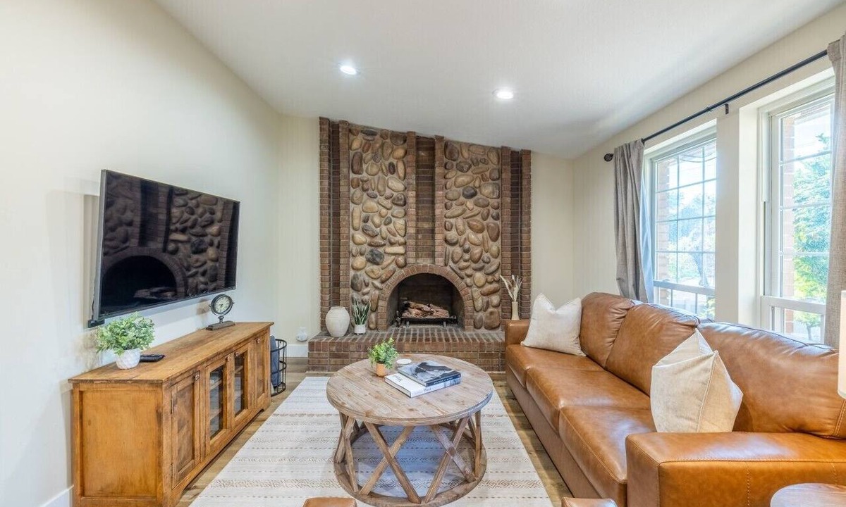 Cottonwood Heights House | Saddle House w/Saloon| Hot Tub | Fireplace | Ski House