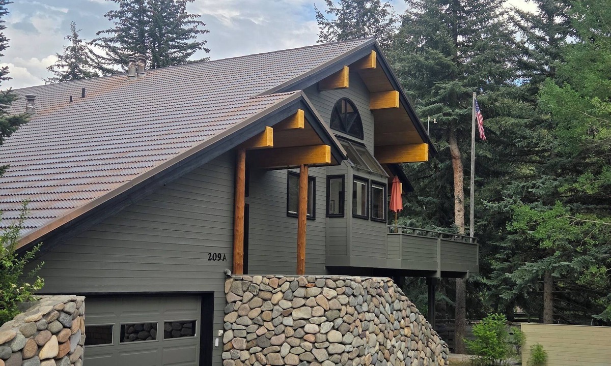 Warm Springs House | Sage Haven Welcomes EIGHT to TEN Guests. Let the Sun Valley Adventures Begin!