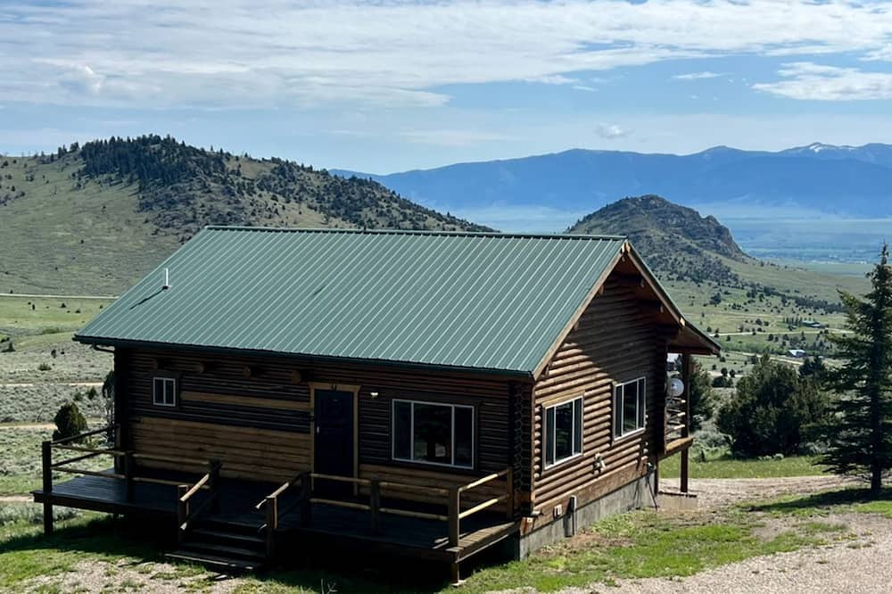 Ennis Cabin | Secluded Montana Cabin with Stunning Madison River Valley Views, Near Ennis, MT