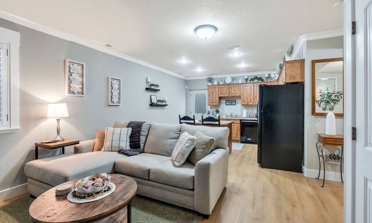 Pleasant Grove Apartment | Serene 1 or 2 bedroom apartment New and Private in Pleasant Grove