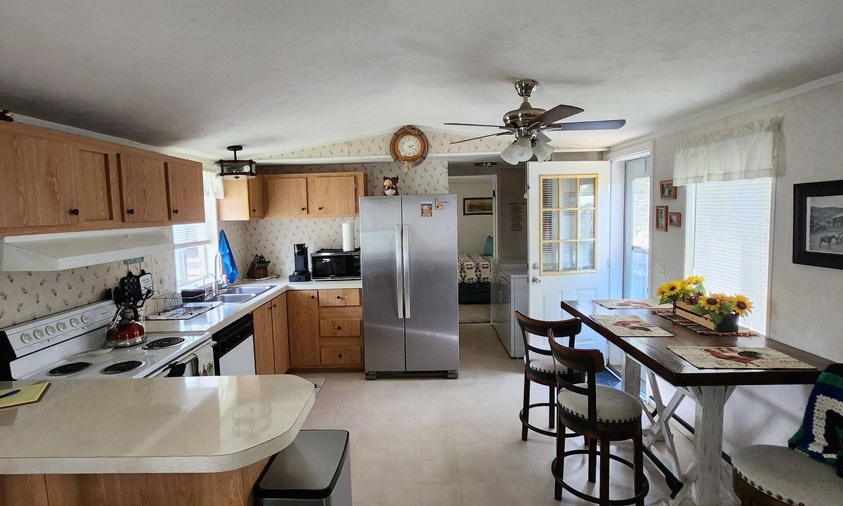 Murphy House | Serene two bedroom mobile home with AC in Murphy, ID. Outdoor recreation galore!