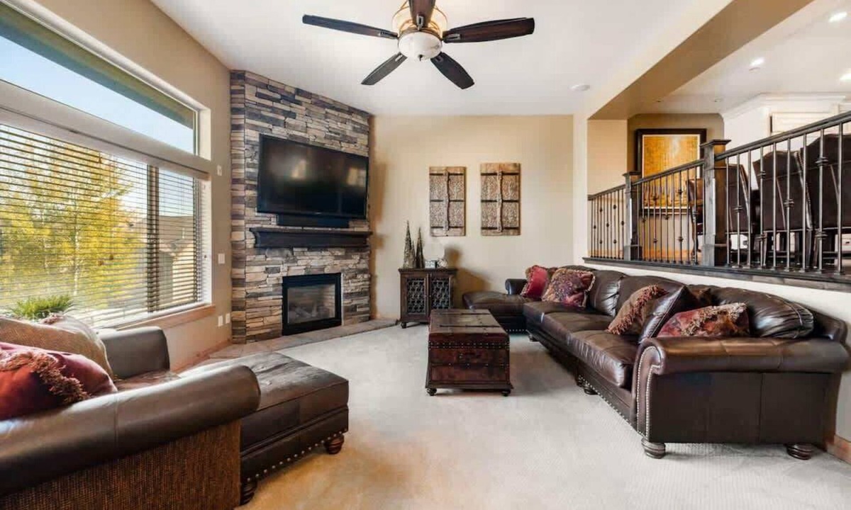 Bear Hollow Village House | Ski Haven: Elegant Townhome w/Private Hot Tub