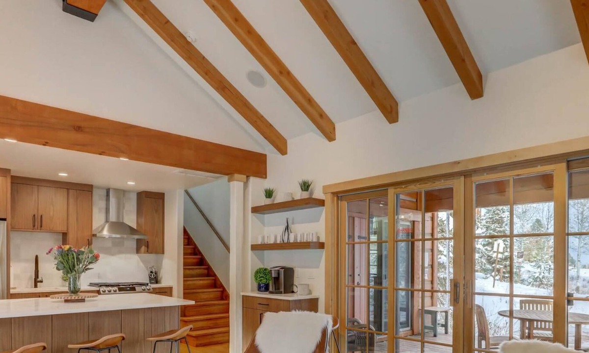 Tamarack Cottage | Ski in/out to Poma T-Bar, golf course front, pet-friendly, AC, walkable to Village