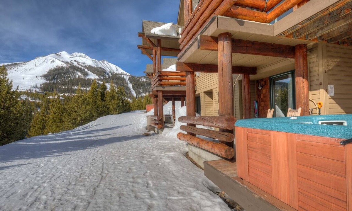 Saddle Ridge House | Ski-in/Ski-out Luxury Townhome in Moonlight Basin - Garage, Hot Tub, Views