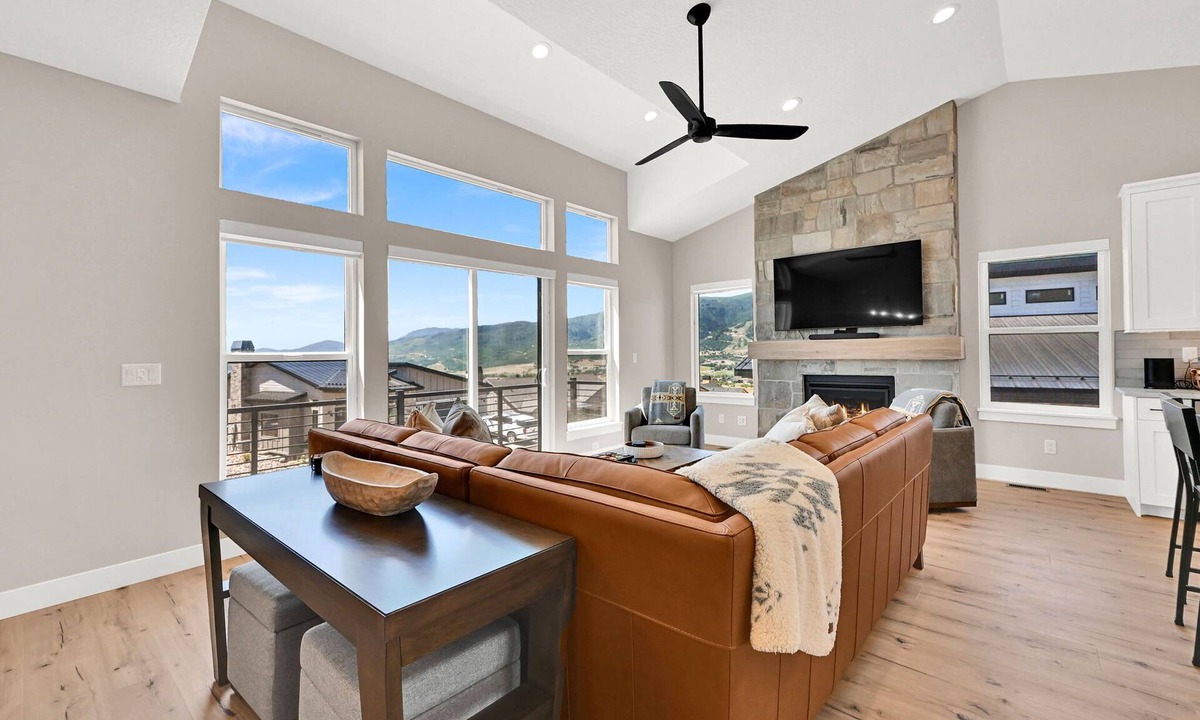 Wolf Creek House | Ski Retreat: Powder Mountain Views & Hot Tub Bliss