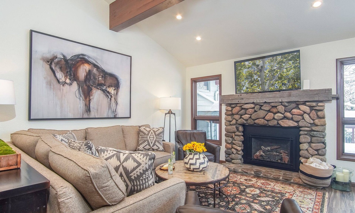 Warm Springs Condo | Skiway Chalet - Next to Warm Springs Lifts - Close to Natural Hot Springs