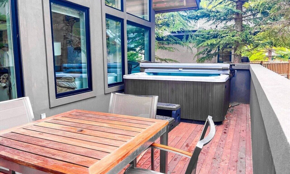 Warm Springs House | Slope-Side Chic: Home with Hot Tub