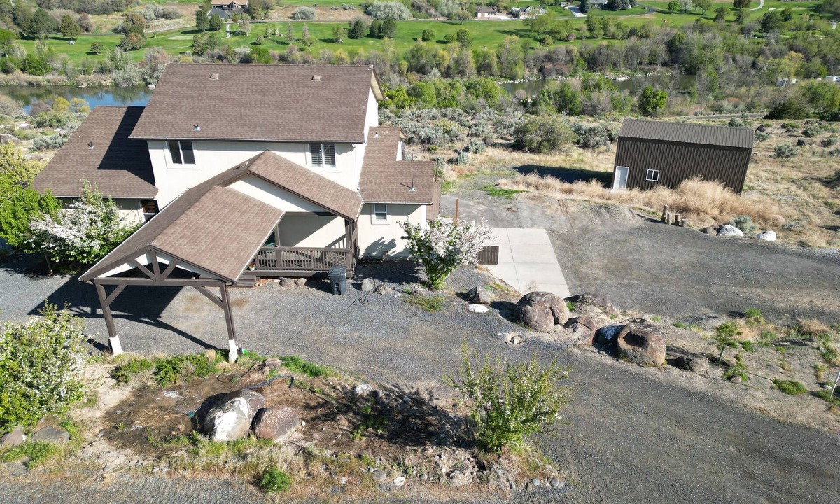 Buhl House | Snake River canyon 3 bedroom house in Buhl overlooking the river & golf course.