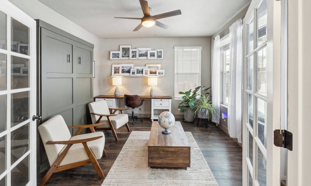 Kaysville House | Something for EVERYONE at this charming cottage, close to Lagoon!
