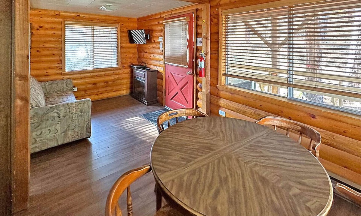 Lowman Hotel | Sourdough Lodge