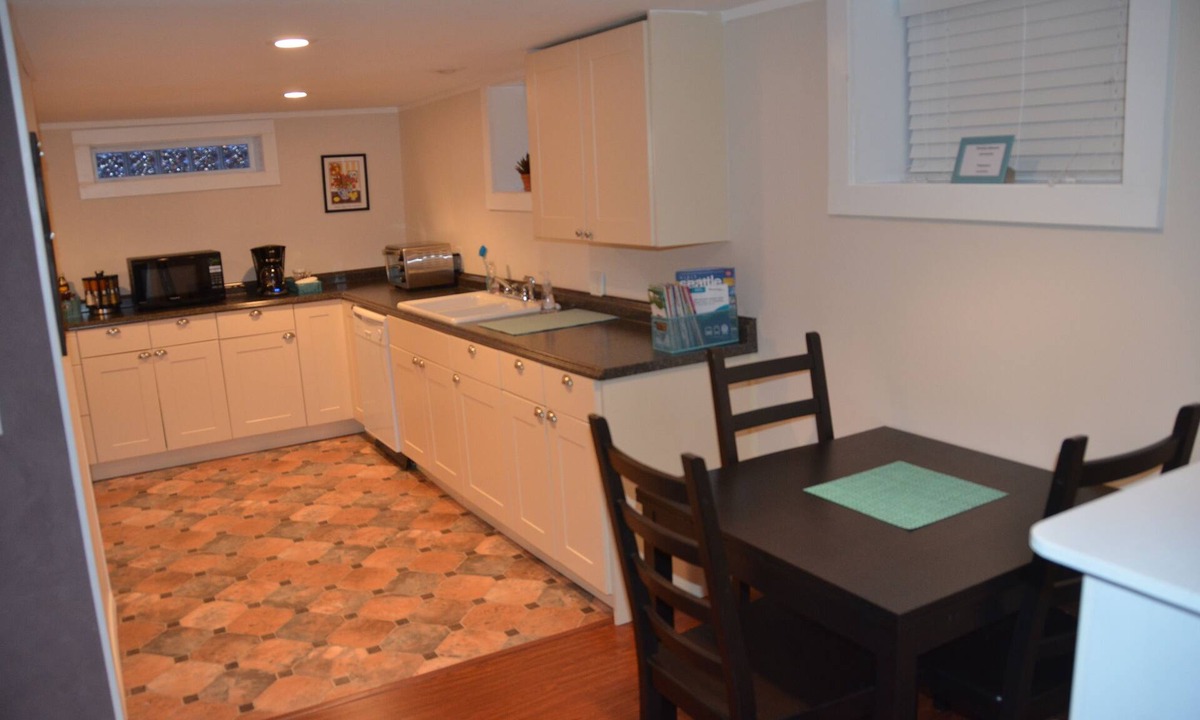 Phinney Ridge Apartment | Spacious Family-Friendly Phinney Flat Near Zoo