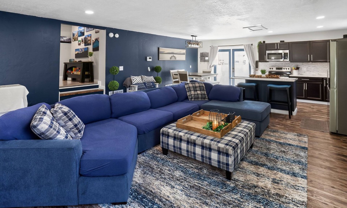 Clearfield House | Spacious Home Near Skiing & Hill AFB