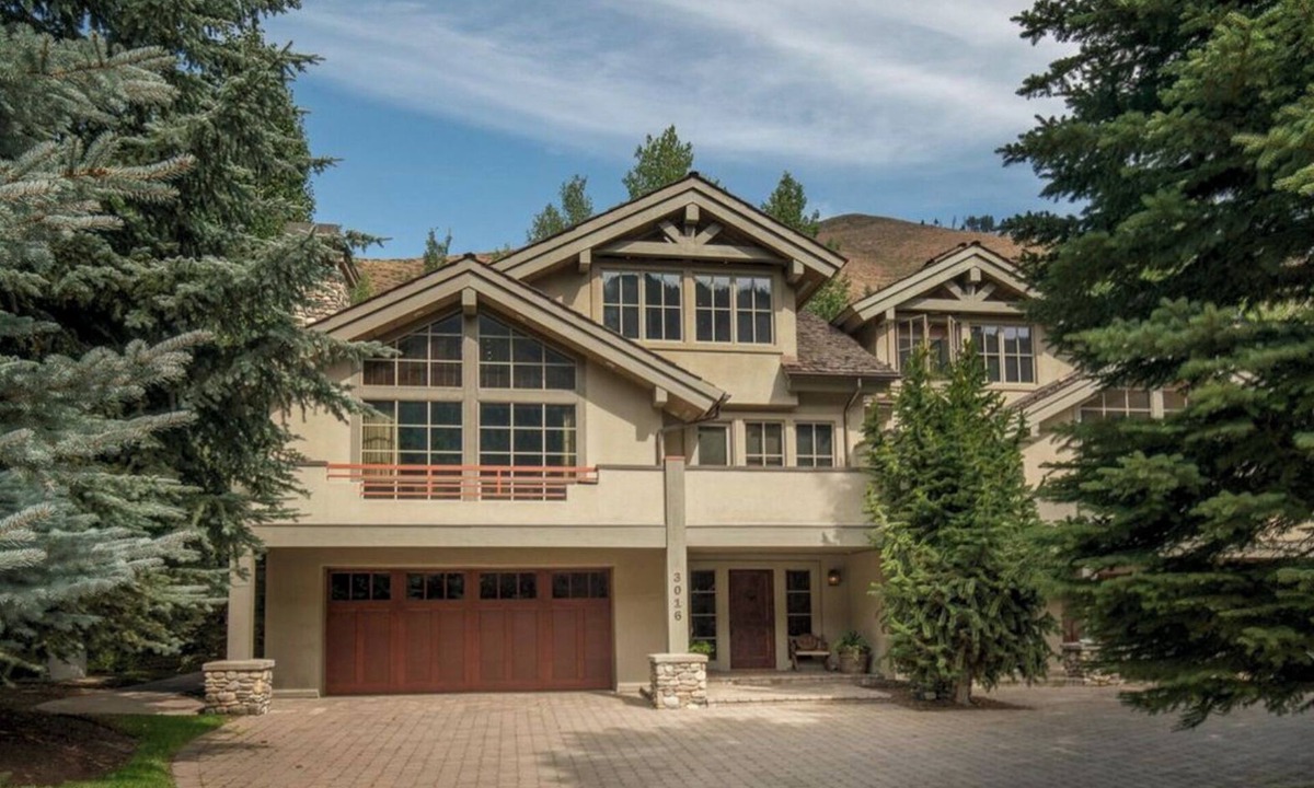 Warm Springs House | Spacious & Luxurious Warm Springs Home