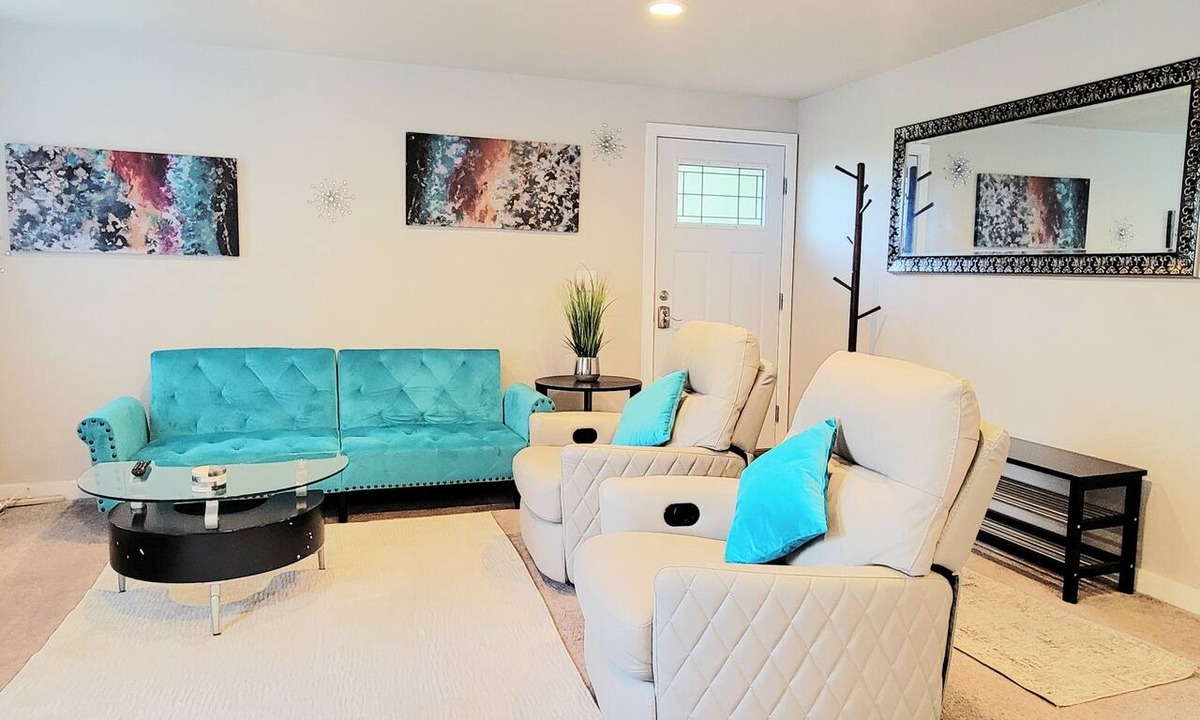 Mount Baker House | Spacious newly remodeled 3br 2ba in heart of the Seattle
