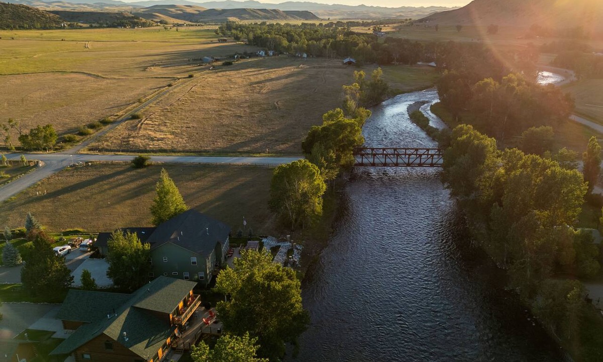 Absarokee Cabin | Stillwater Riverfront Luxury Cabin, Fishing & Yellowstone