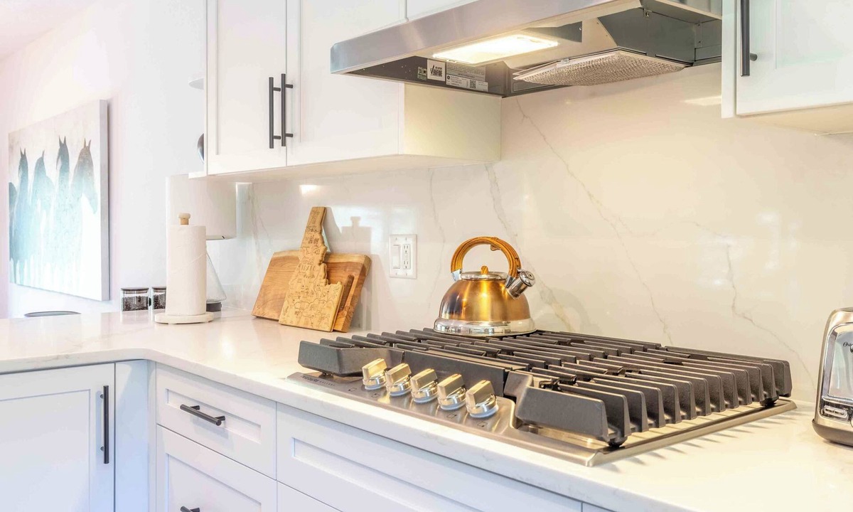 Elkhorn Village Condo | Stunning Elkhorn Condo with Sauna, Hot Tub, + More!