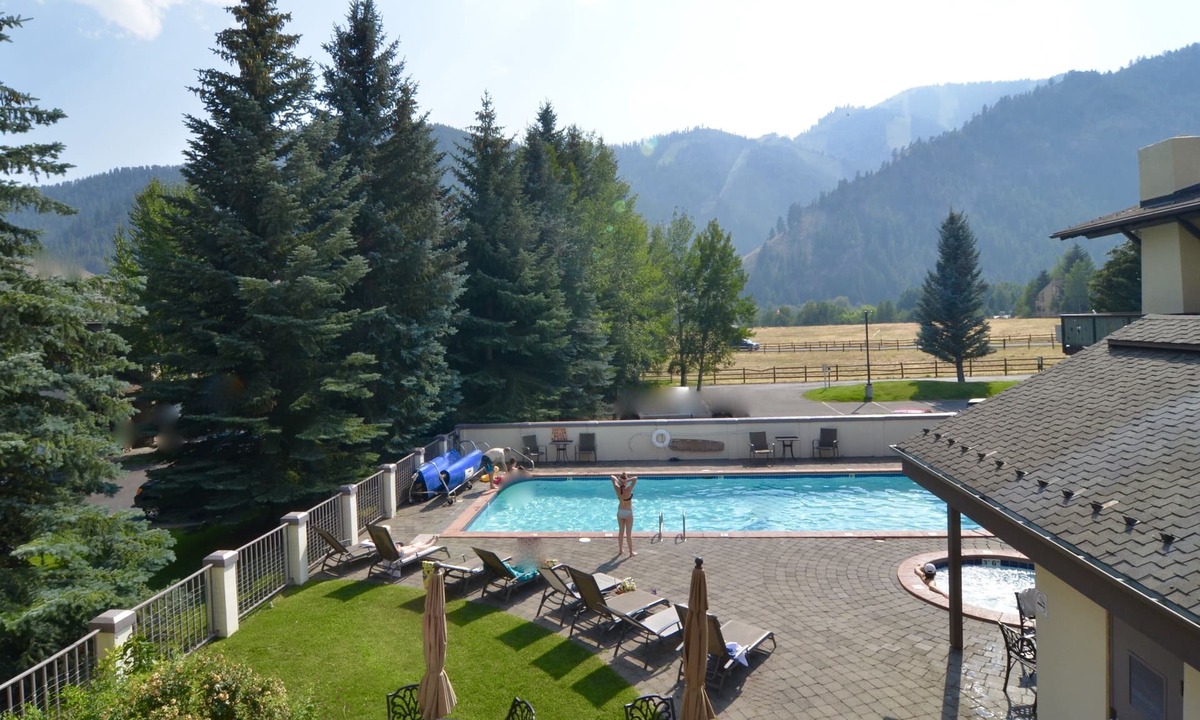 Ketchum Condo | Sun Valley Adventures | Heated Pool & Spa