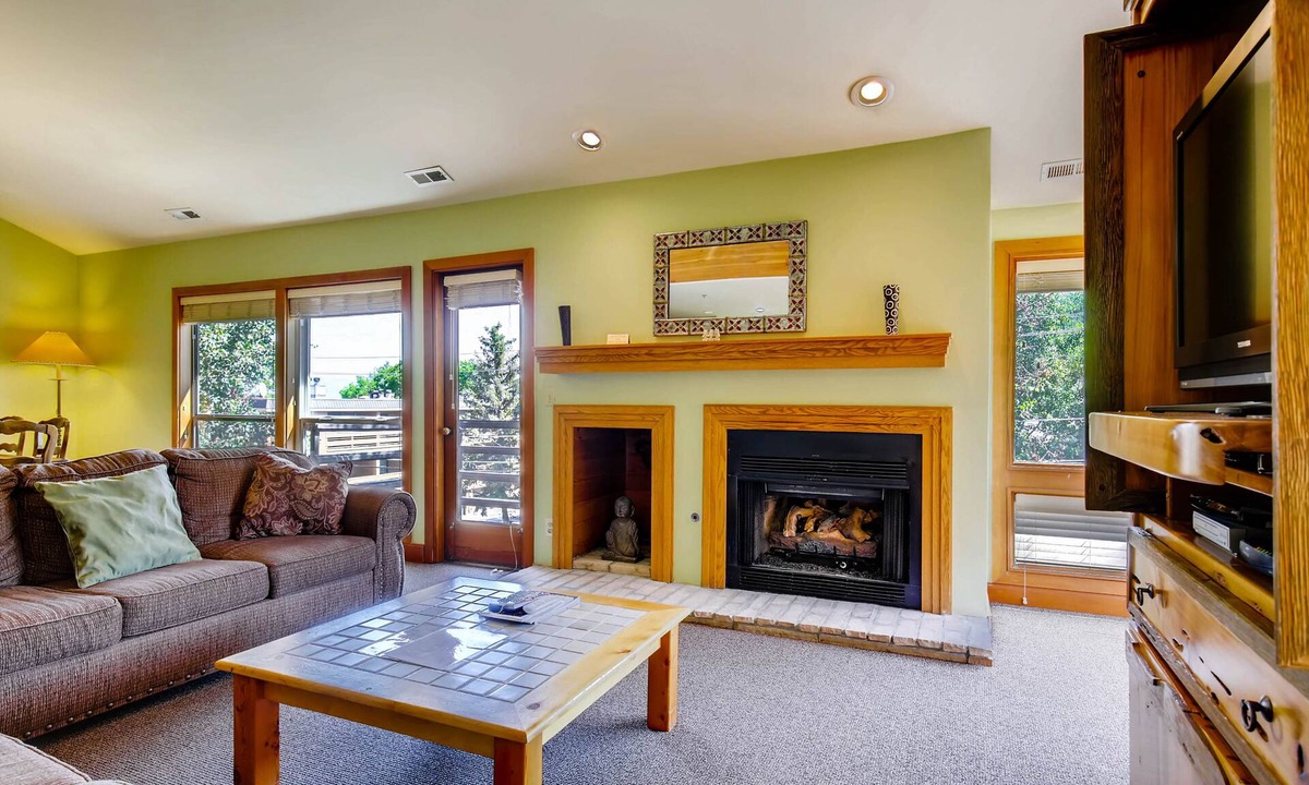 North Park City Condo | Sunny condo w/shared hot tubs & in close walking distance of Park City Mountain
