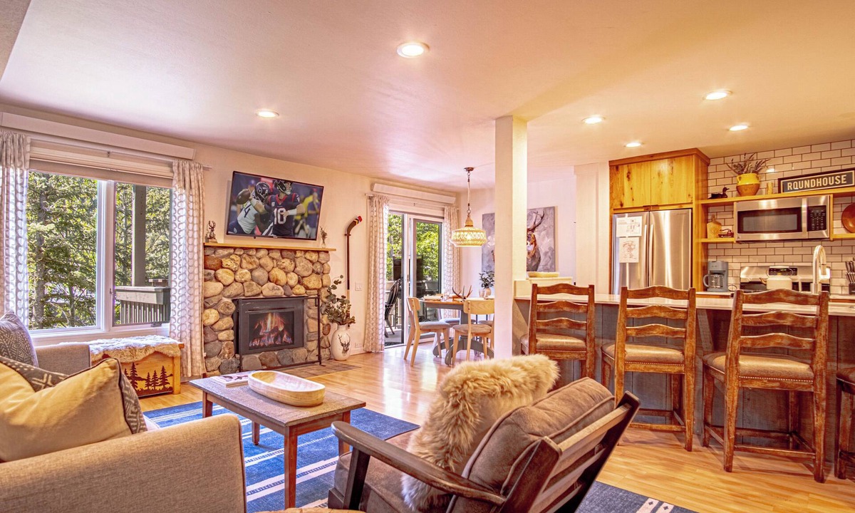 Ketchum Condo | SV121 - Walk to Lifts & Town - Hot Tub & Pool