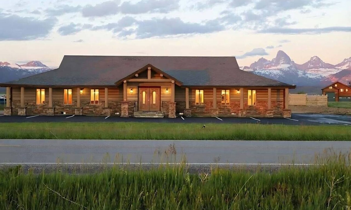 Leigh Creek Estates House | Teton Crest Lodge Sleeps 24, Reunions, Hot tub