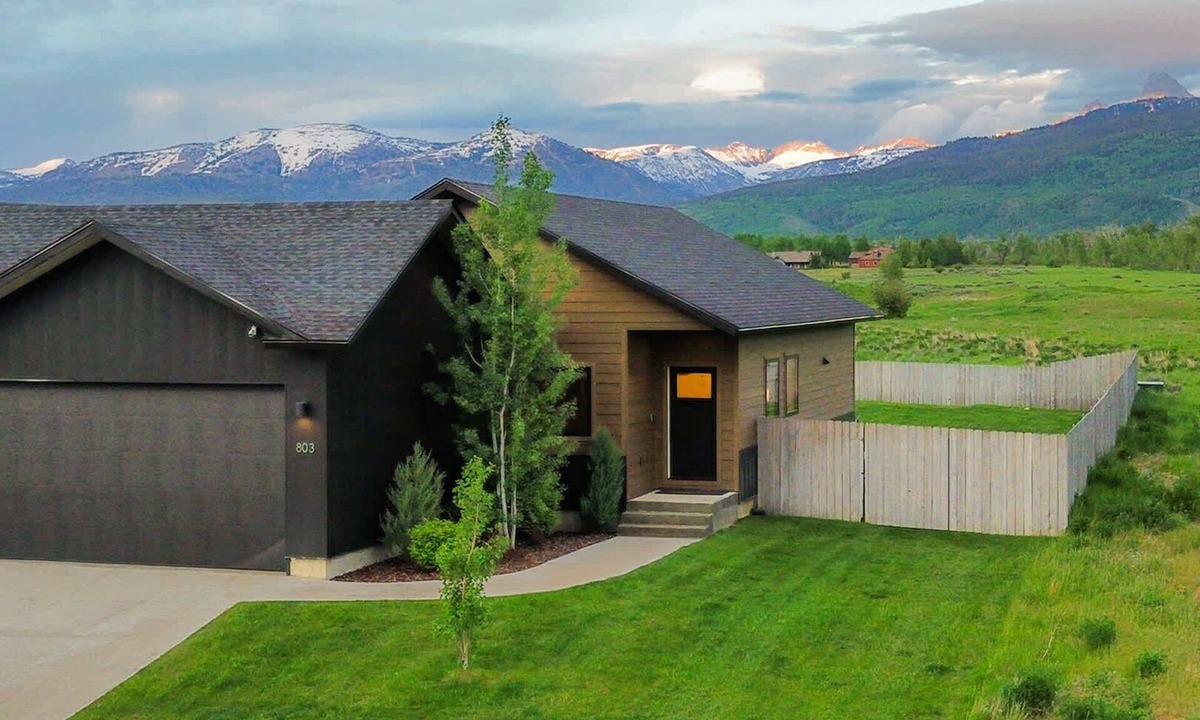 Driggs House | Teton Homestead: Teton Solitude Retreat + Hot Tub