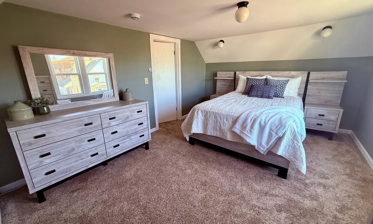Virginia House | The Blue Jay - Cozy 1-bedroom house in Virginia with WiFi, sleeps 4