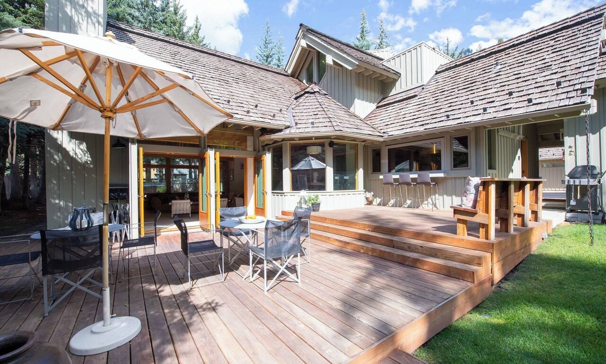 Warm Springs House | The Creekbend House | Waterfront + Steps to Baldy