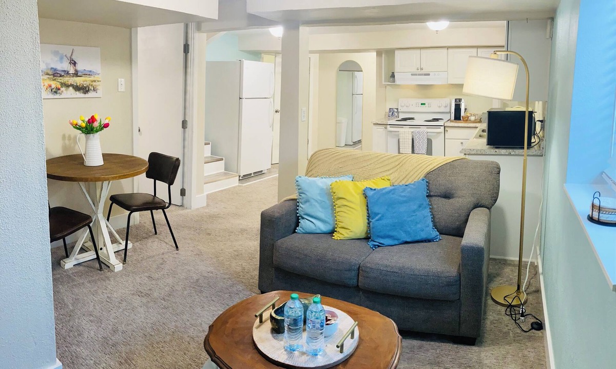 Pocatello Apartment | The Little Dutch Nook - Historic ISU Neighborhood