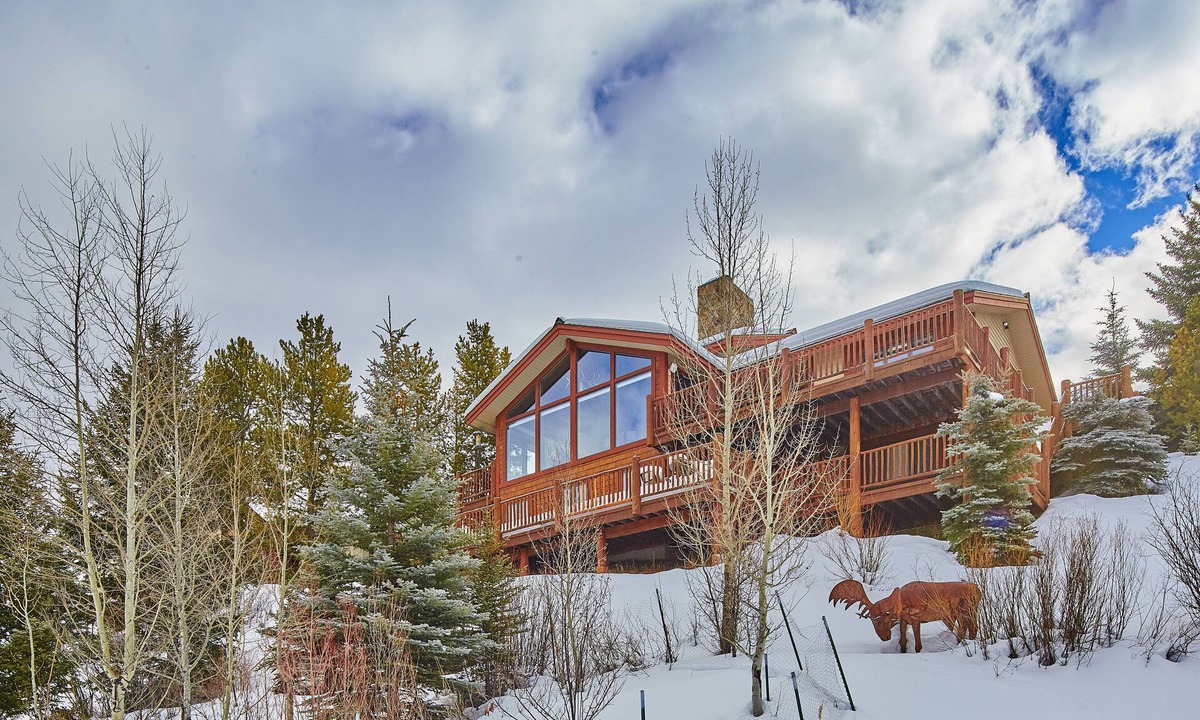 Big Sky Meadow Village House | The Looking Glass Hideout: Luxury Meadow Home with Unbeatable Location & Views