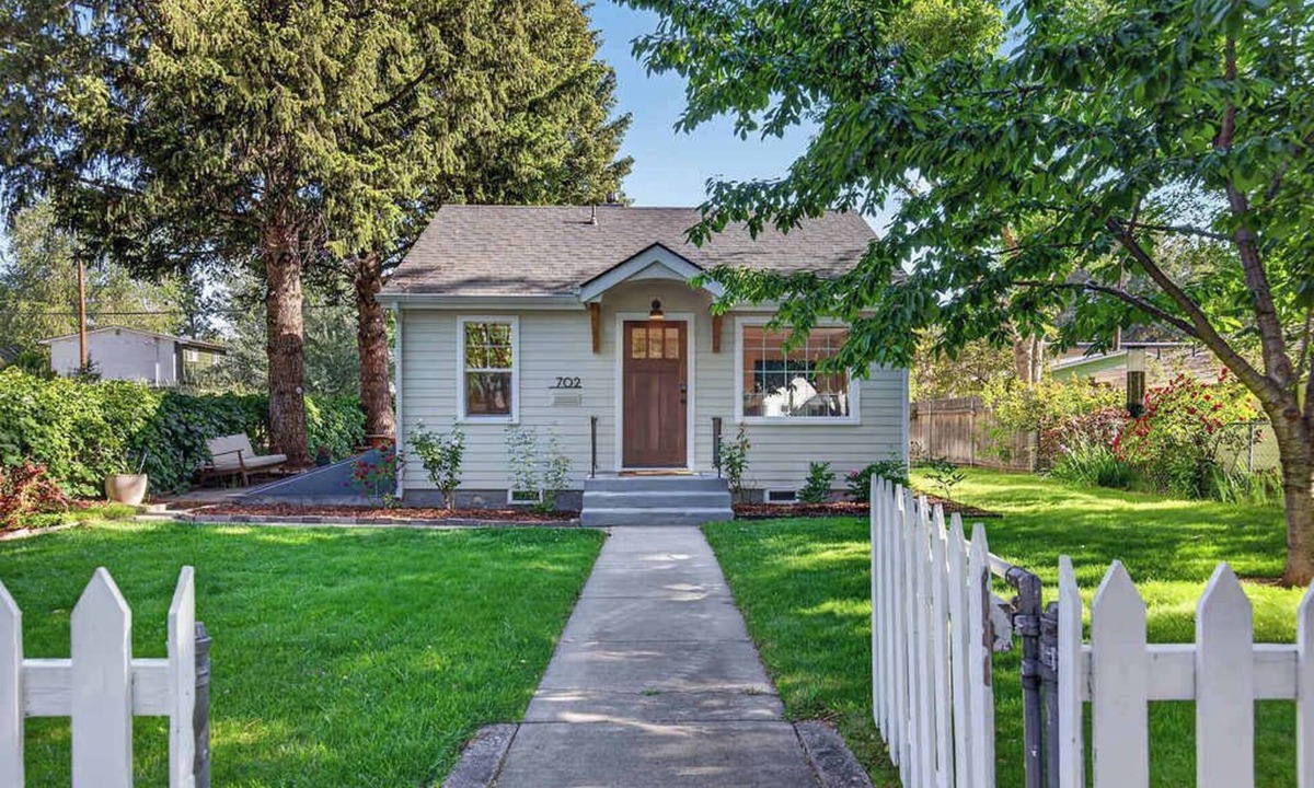 East End House | The McKinley Cottage | Historic East End Boise | Pets Welcome!