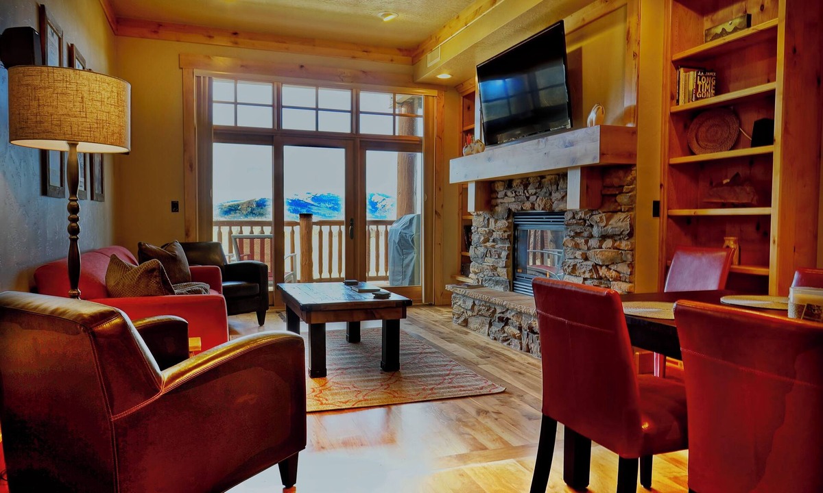 Victor Condo | The Red Fox Den – 3 Bedroom 2 Bath Corner Unit Condo Close to the National Parks