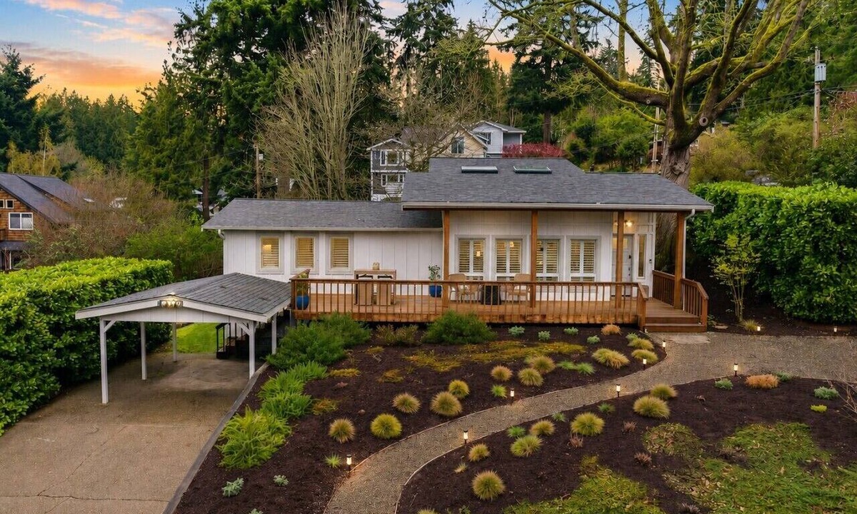 Indianola House | The Tide Runner Cottage | Short Walk to Beach + Tandem Kayak