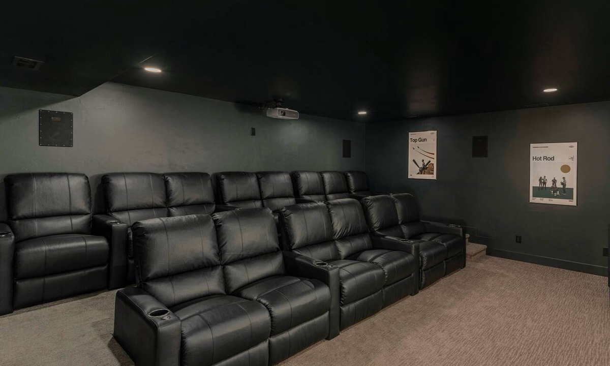 Lava Hot Springs House | Theater, Shuffleboard, Arcade! New Home Downtown Lava Sleeps 20+
