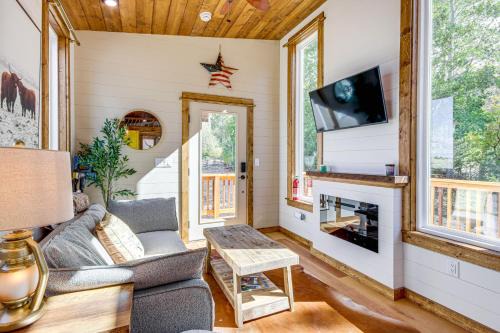 Pray House | Tiny in Paradise! Near Chico and SAGE Lodge!