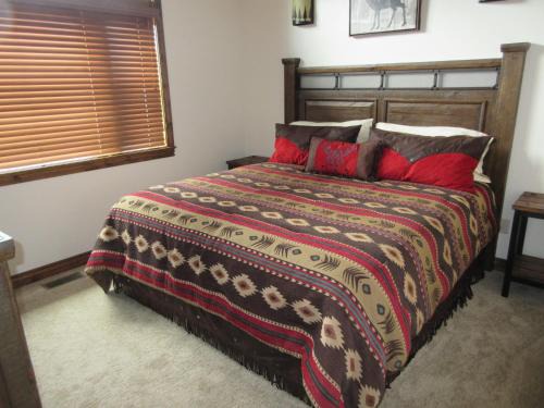 Afton Apartment | Townhomes on the Green