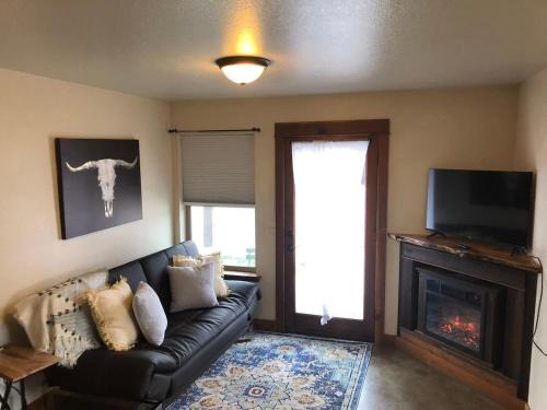 River Road House | Trail Street Condo Downstairs