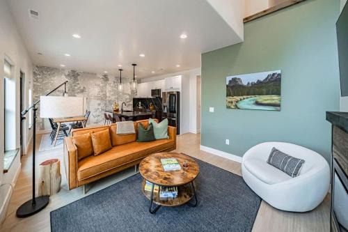Driggs House | Unique Townhome with AC Garage Patio