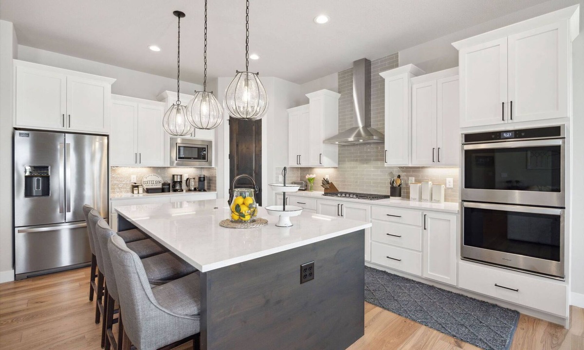 Centerra House | Upscale Waterfront Estate w/ Mtn Sunset Views!