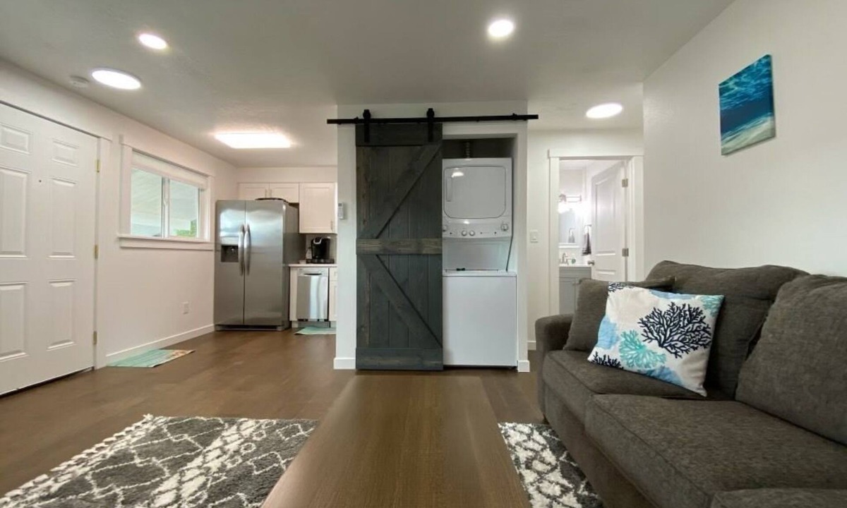 Spokane Valley Apartment | 🏖 🏐 Upstairs Valley Beach Escape Apartment 🛹 💦 🏀