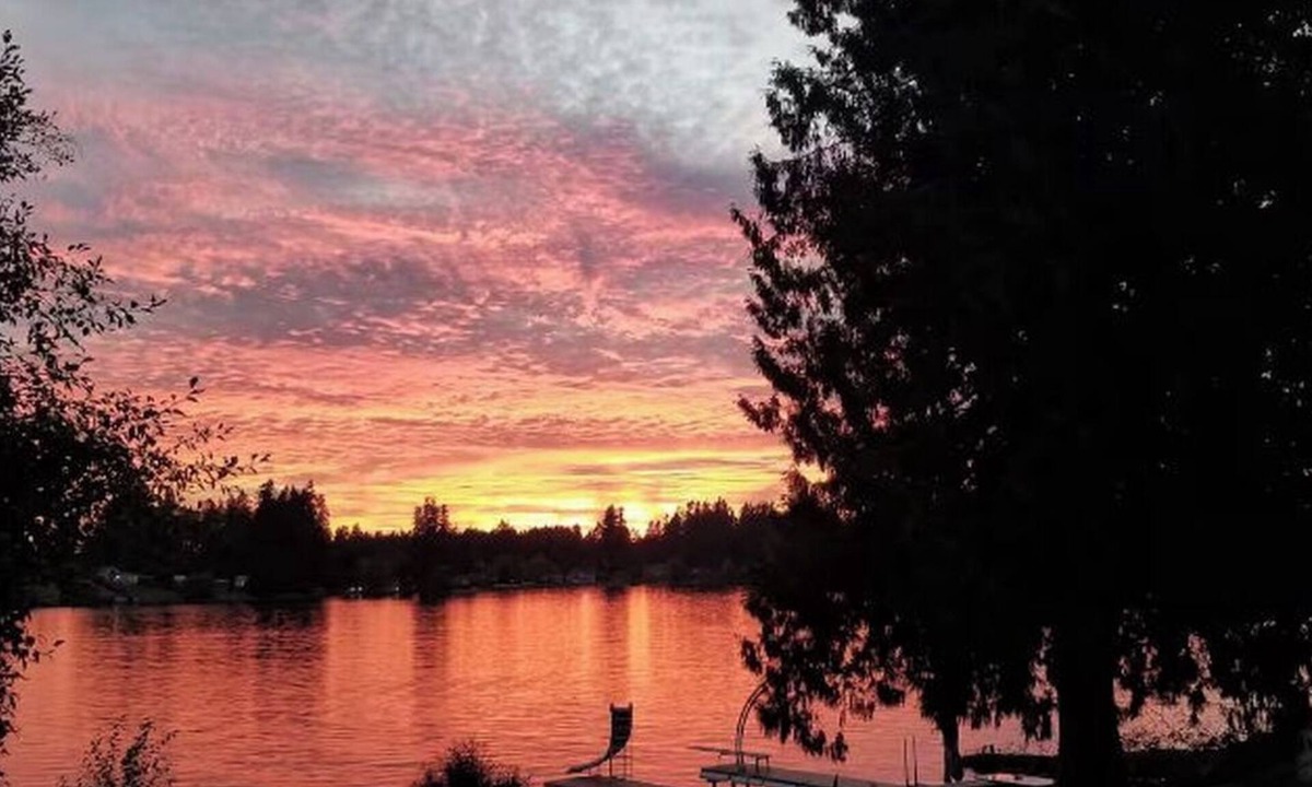Fort Lewis House | Urban Lakeside Lodge