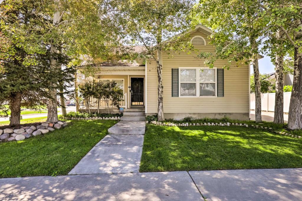 Eagle Mountain House | Utah Lake Getaway - Day Trip to Park City!