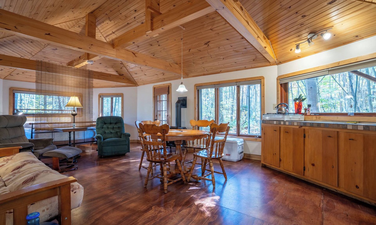Orford Ski Chalet | Venez Vous Reposer Dans Notre Charmant Écorefuge Situé en Pleine Forêt