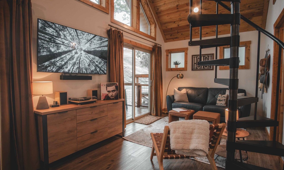 Riggins Cabin | Waterfront Cabin on the Salmon - Huge Deck + Big Views